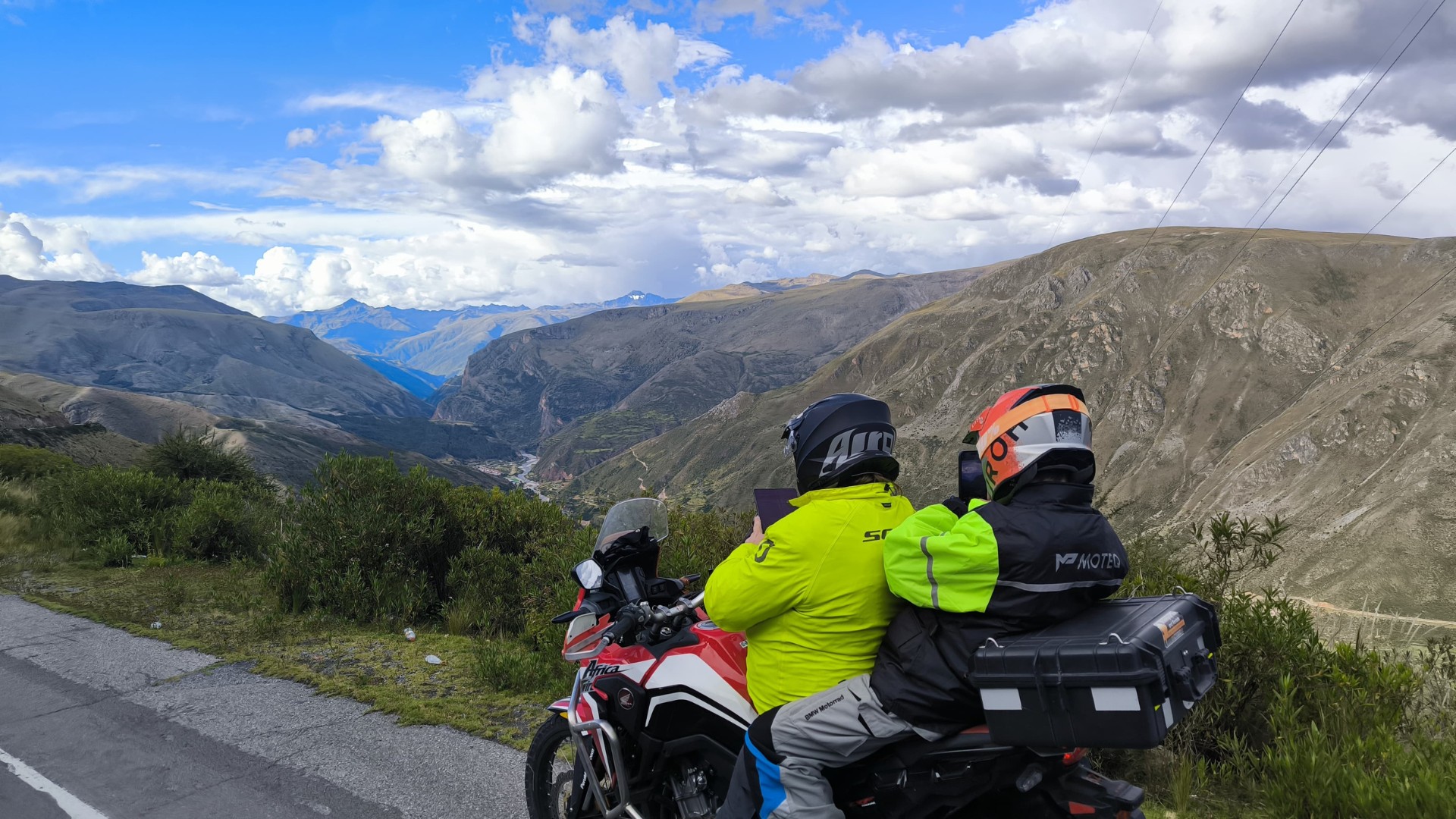 Viaje en moto peru auto-guiado